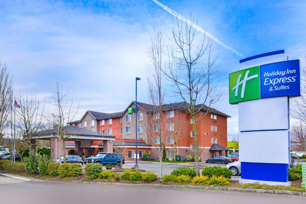 Holiday Inn Express Hotel & Suites Portland - Jantzen Beach an IHG Hotel Main image 1